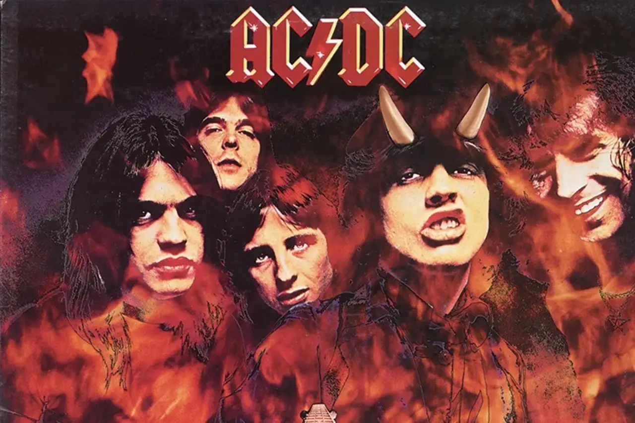 AC/DC na okładce albumu